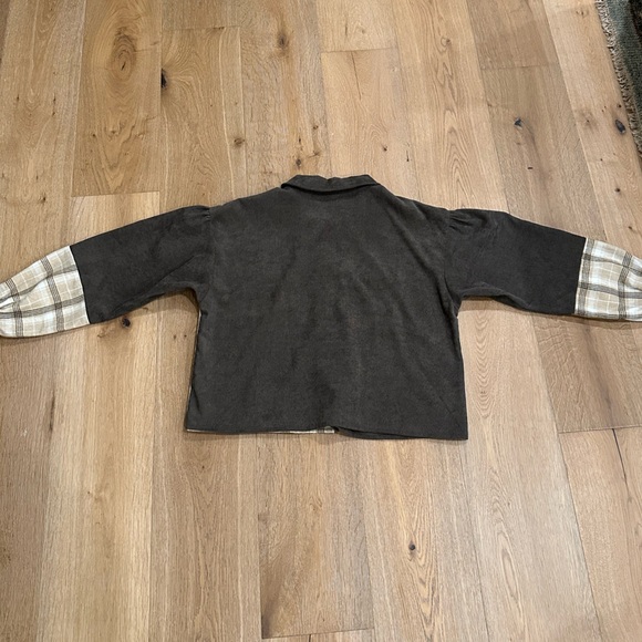 Kori Button-up top size M - Picture 2 of 6